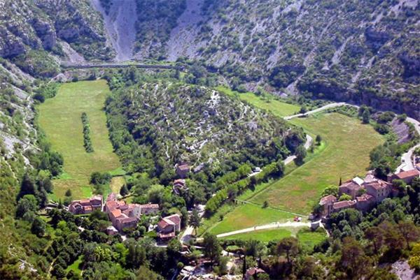La Maison De La Traverse Saint-Guilhem-le-Desert Esterno foto